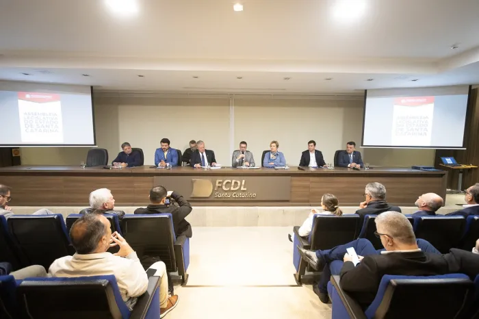 Combate à pirataria em Santa Catarina é tema de reunião com deputados estaduais