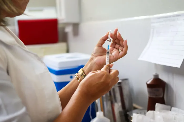 Saúde da Paraíba adota nova vacina ACWY contra meningite para reforço em crianças de 12 meses