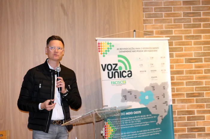 Desempenho econômico e modelo de gestão estadual são destaques em encontro com empresários do Meio-Oeste