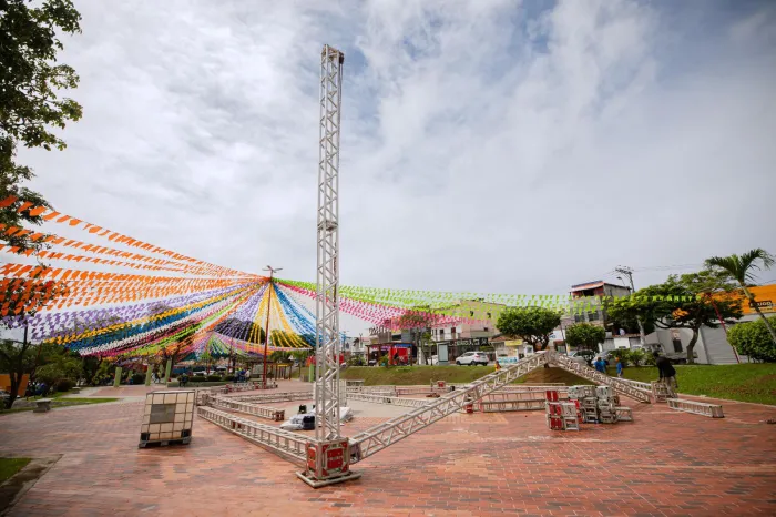 Prefeitura realiza montagem da estrutura do Pedrão de Lauro