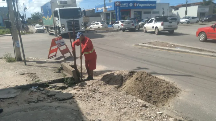 Equipes da Seinfra levam serviços de manutenção a 35 bairros nesta quinta-feira