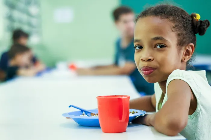 Almoço nas férias: famílias podem solicitar refeições para estudantes da rede estadual até esta sexta-feira (27)