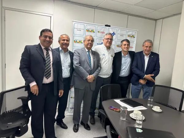 Hospital Municipal e novos investimentos na saúde mobilizaram agenda em Brasília