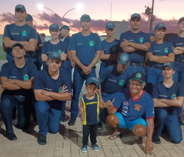 Polícia Militar recebe visita especial de garotinho apaixonado pela corporação em Coxim