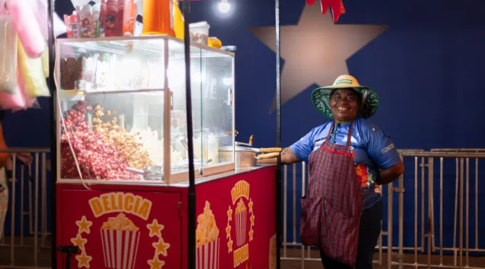 Comerciantes comemoram sucesso de vendas após um mês na Vila do Forró e no Arraiá do Povo