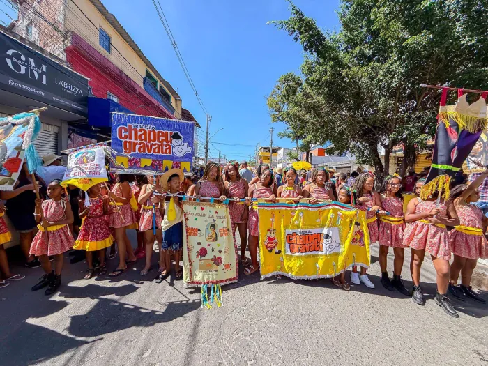 Dezenas de famílias participam de arrastões juninos no 2º dia do Pedrão de Lauro