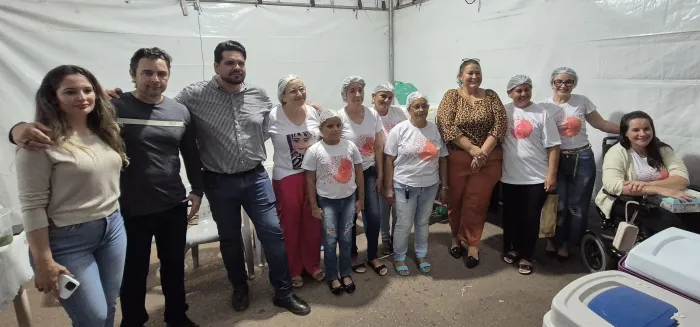  Deputado Jean Oliveira ao lado dos vereadores Tia Fia e Álvaro Bueno (Foto: Ricardo Barros | Assessoria Parlamentar)