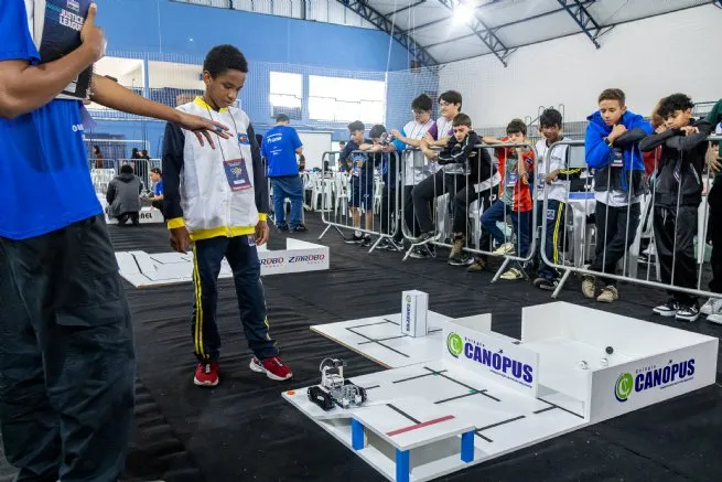 Estudantes da Topolândia participam da etapa regional da Olimpíada Brasileira de Robótica