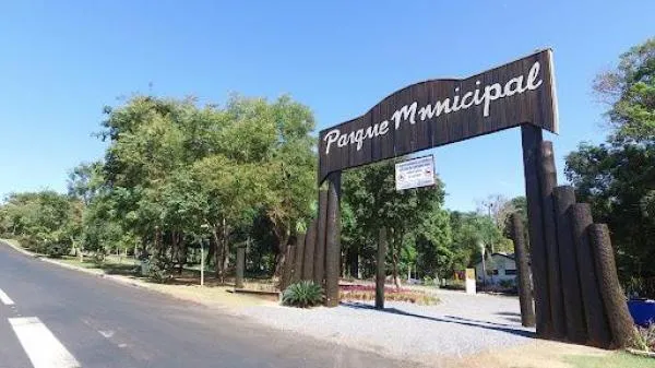 Vereador cobra conclusão da calçada na Avenida dos Imigrantes, trecho que margeia o Parque Ecológico