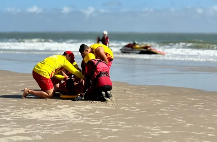 Salvamento aquático marca programação do Dia Nacional do Bombeiro Militar