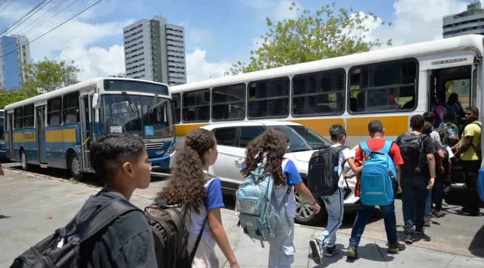 Serviço de transporte da Seed finaliza primeiro semestre de 2025 com resultado positivo e beneficia mais de 40 mil alunos