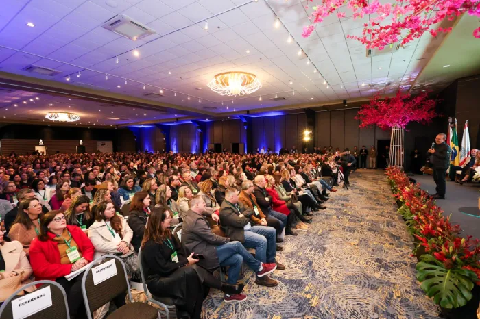 Governador lança programa Qualifica SC em evento de aperfeiçoamento dos gestores das escolas estaduais