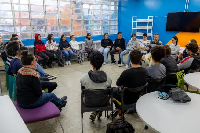 Projeto Jovens em Ação promove escuta ativa entre gremistas da ETEC e Conselho da Juventude sobre o futuro de São Sebastião