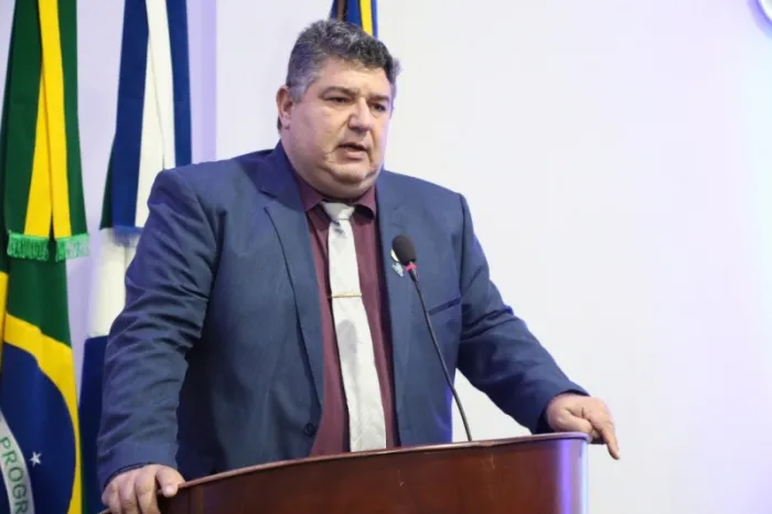 Yuri pede e Prefeitura faz reparos em ponte entre o Canaã IV e Parque das Nações II