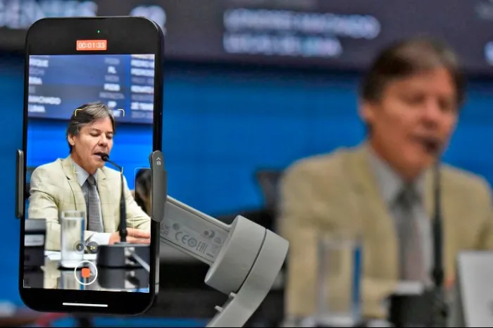 PL que obriga instalação de elevadores para macas é aprovado em 1ª discussão