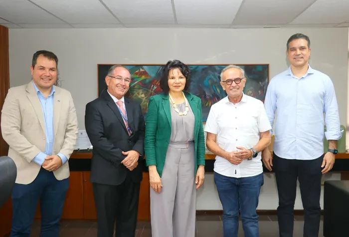 Cícero Lucena firma parceria com TRT-13 para uso compartilhado de prédio no Centro Histórico
