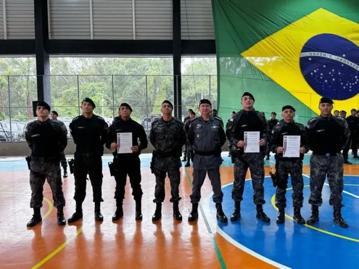 BME realiza solenidade para prestar homenagens