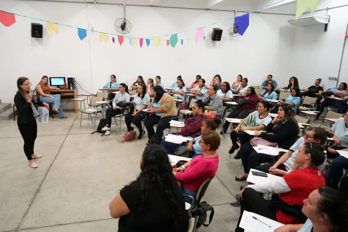 Formação valoriza escuta e vínculos com crianças pequenas