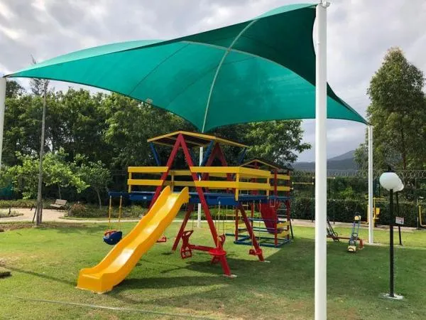 Vereador propõe cobertura para playgrounds em todas as praças