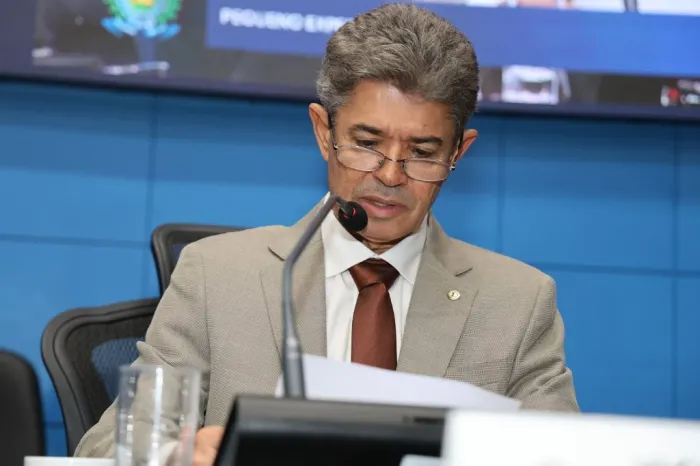 Proposta institui política de prevenção ao tabagismo entre adolescentes e jovens