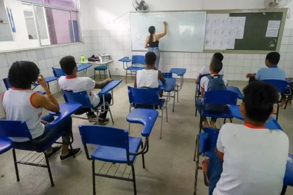 Justiça declara ilegalidade da greve dos professores em Lauro de Freitas e determina suspensão imediata