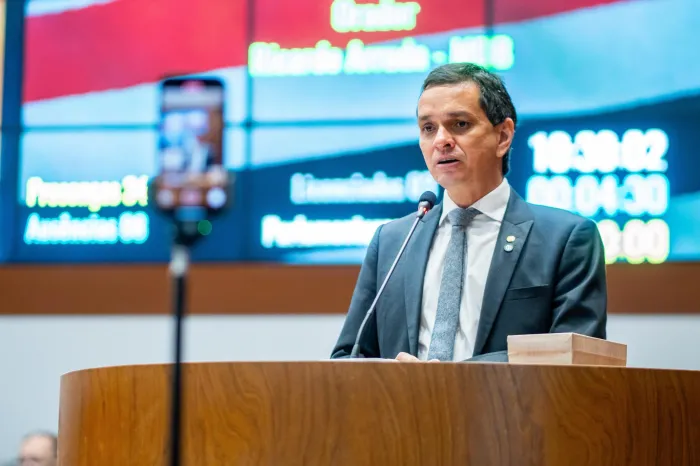 Ricardo Arruda destaca avanços no atendimento dos serviços de hemodiálise no estado