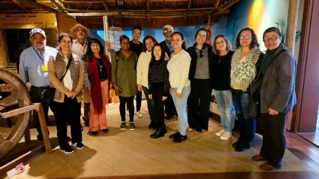 Profissionais de Museus de São Sebastião visitam o MACC, em Caraguatatuba, e fortalecem laços culturais regionais