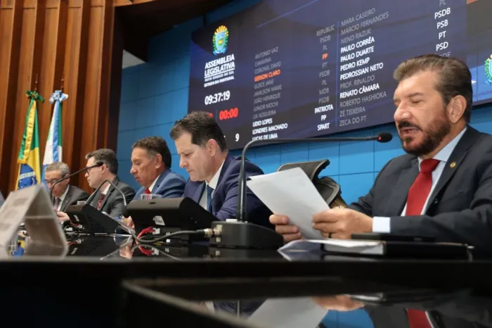 Ordem do Dia: Aviso prévio a autistas sobre suspensão de planos vai à sanção