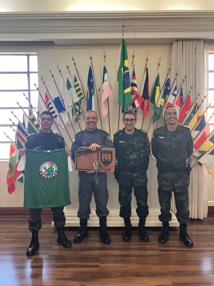 Comandante-geral da PMES recebe oficiais do Batalhão de Polícia Militar Ambiental