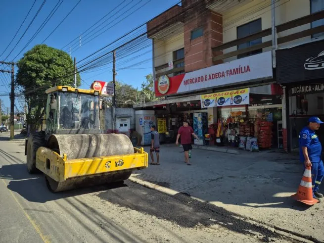 Prefeitura de São Sebastião realiza megaoperação tapa-buraco na Estrada do Cascalho, em Boiçucanga