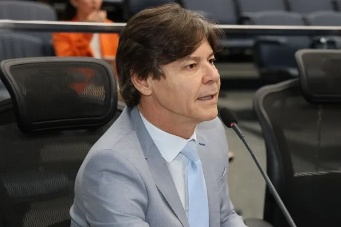 Moradores do Jardim Noroeste pedem calçada em escola municipal do bairro