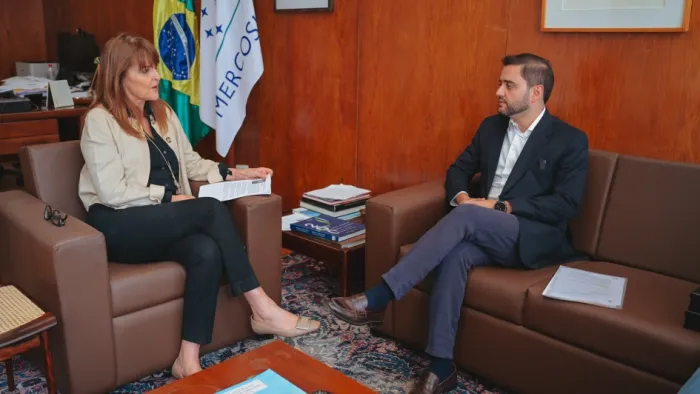 Gabriel Souza reunido com embaixadora Gisela Padovan, no Ministério das Relações Exteriores -Foto: Rodrigo Ziebell/Ascom GVG