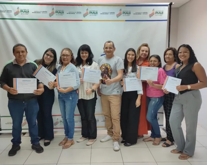 Curso de Arquivologia: Mais de 30 funcionários da Emgerpi recebem certificados