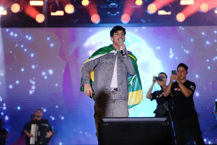 Maraverão: Carisma e humildade do cantor Léo Foguete encantam na segunda noite de shows