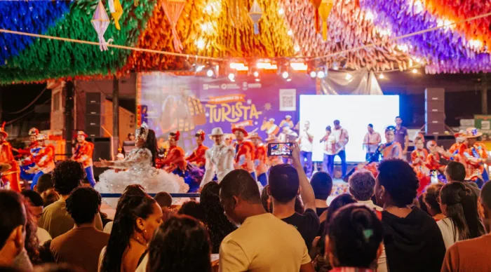 Segundona do Turista garante renda extra a ambulantes na tradicional Rua São João