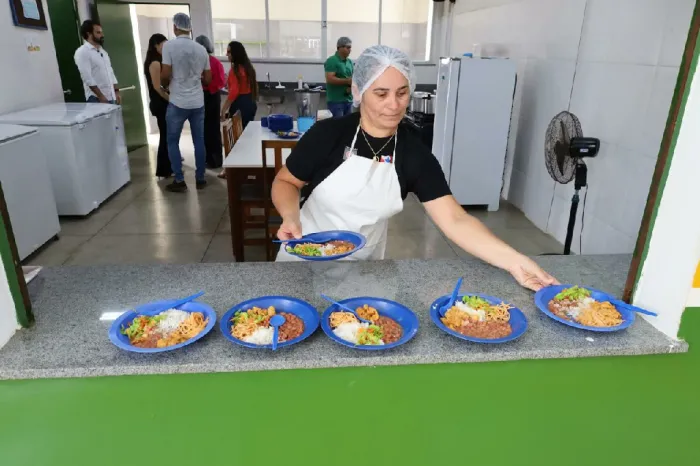 Educação: Cozinheiros da rede municipal de ensino vão receber capacitação em agosto