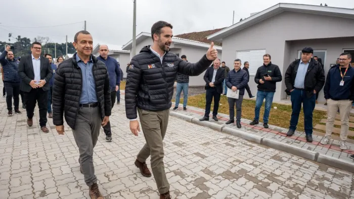 Eduardo Leite entrega 20 moradias definitivas em Santo Antônio do Palma