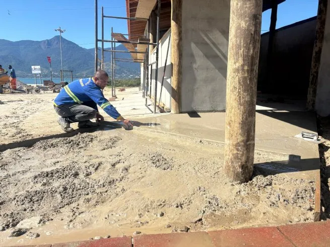 Obra da nova sede da Escola de Vela de São Sebastião avança com equipe própria e uso responsável dos recursos públicos