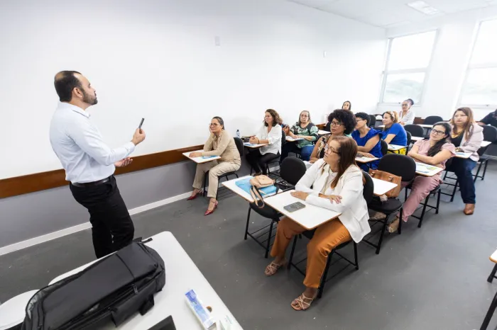 Sesau promove treinamento sobre uso de caneta reutilizável de insulina