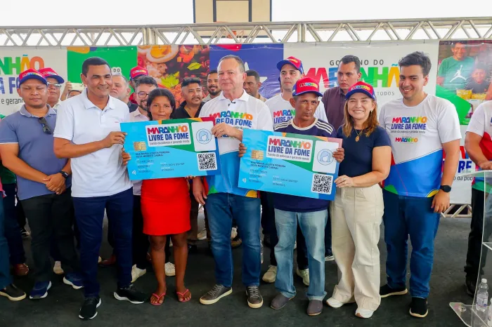 Em Urbano Santos, Iracema Vale participa da entrega de cartões do programa ‘Maranhão Livre da Fome’