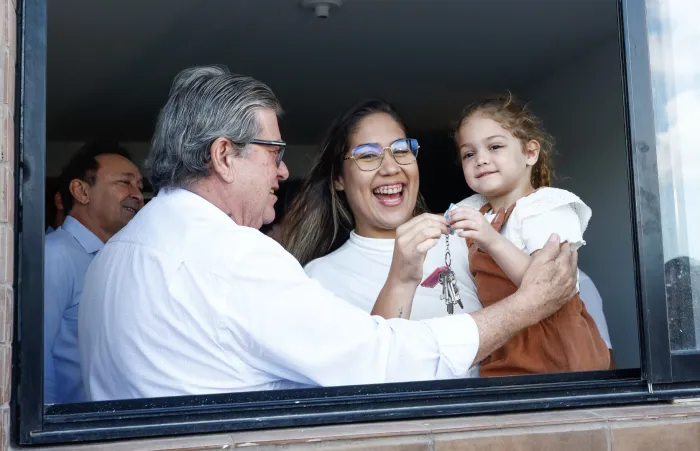 João Azevêdo assegura moradia digna com entrega de unidades habitacionais em João Pessoa