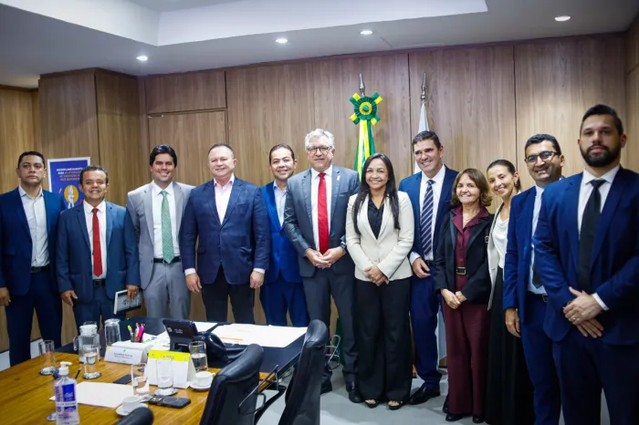 Maranhão entrega projetos ao governo federal para unidades de saúde em Açailândia e Imperatriz