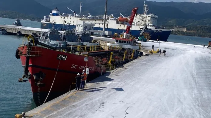 Porto de São Sebastião inicia dragagem de manutenção para garantir operações seguras