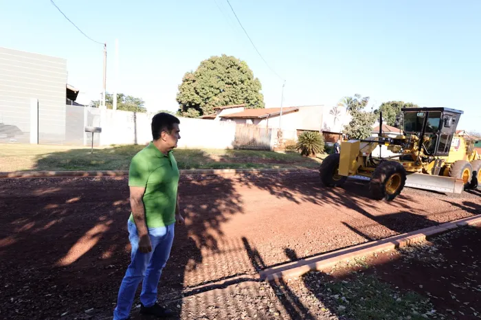 Prefeitura leva asfalto e acessibilidade para entorno do Posto de Saúde do Altos do Indaiá 