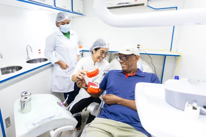 Odontomóvel inicia atendimentos e leva serviços à USF Nova Vitória