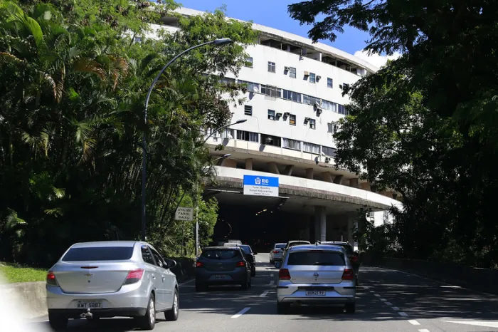 Elevados e túneis serão fechados para manutenção nesta quarta-feira