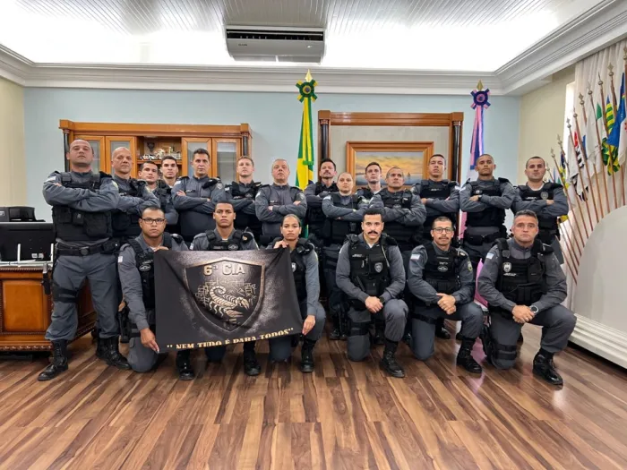 Militares da 6ª Companhia do 1º Batalhão são recebidos pelo comandante-geral da PMES