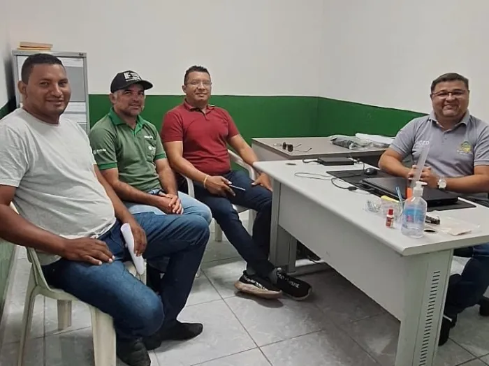 Aged de Pedreiras reuniu parceiros para tratar de vacinação de bezerras no município
