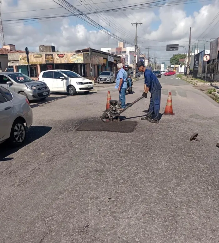 Equipes da Seinfra levam serviços de manutenção a mais de 40 bairros nesta quinta-feira