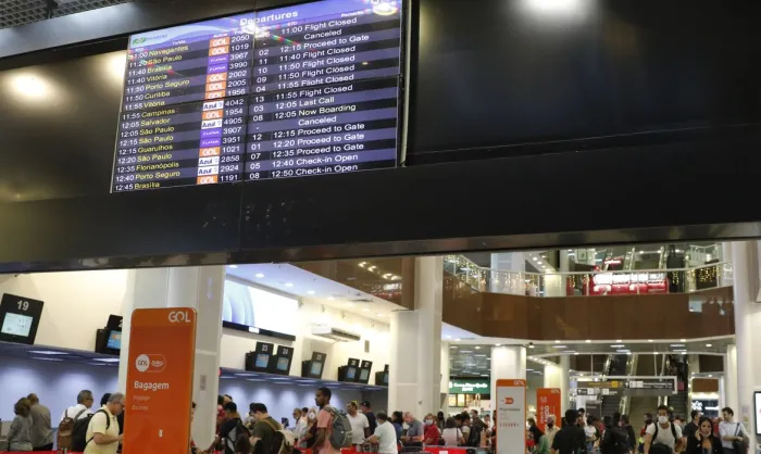 Aeroporto Santos Dumont é liberado para pousos e decolagens